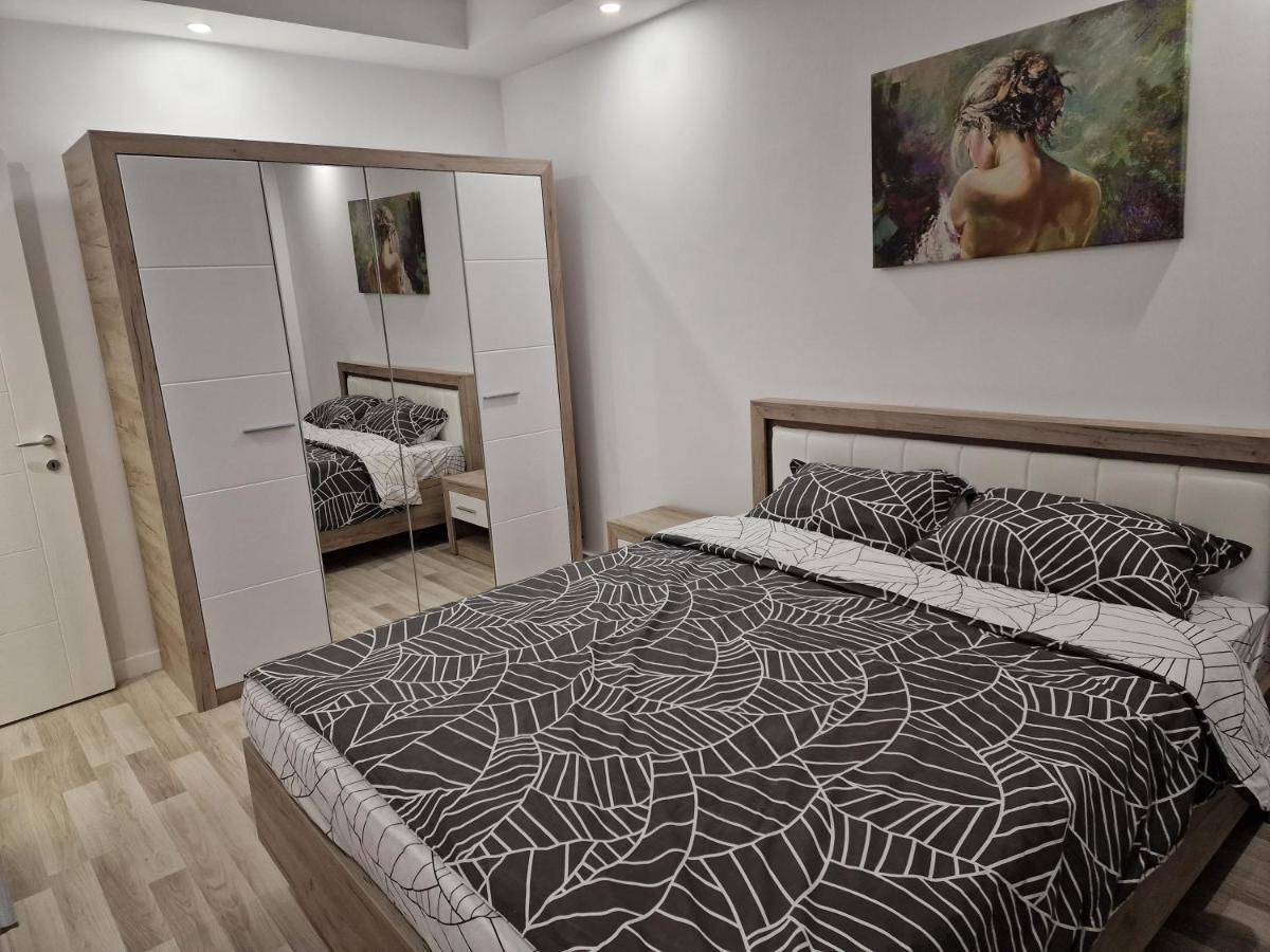 Golden Cosmopolis Διαμέρισμα Cretuleasca Εξωτερικό φωτογραφία